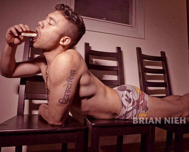 Meet nude male model Brian Nieh and gawk over his incredible bubble butt.