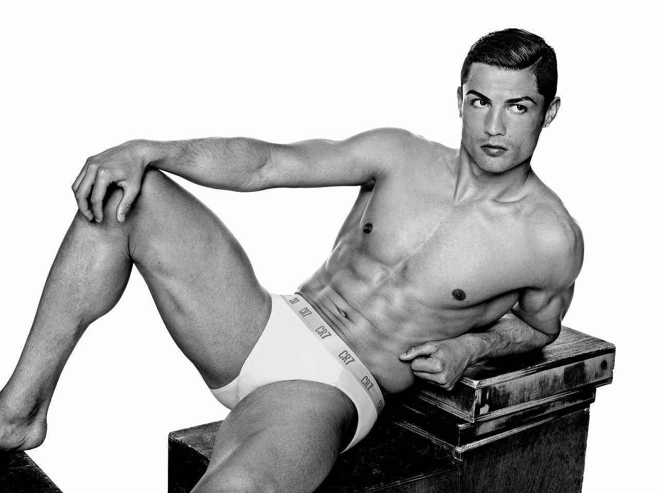 Cristiano Ronaldo – Manhunt Daily