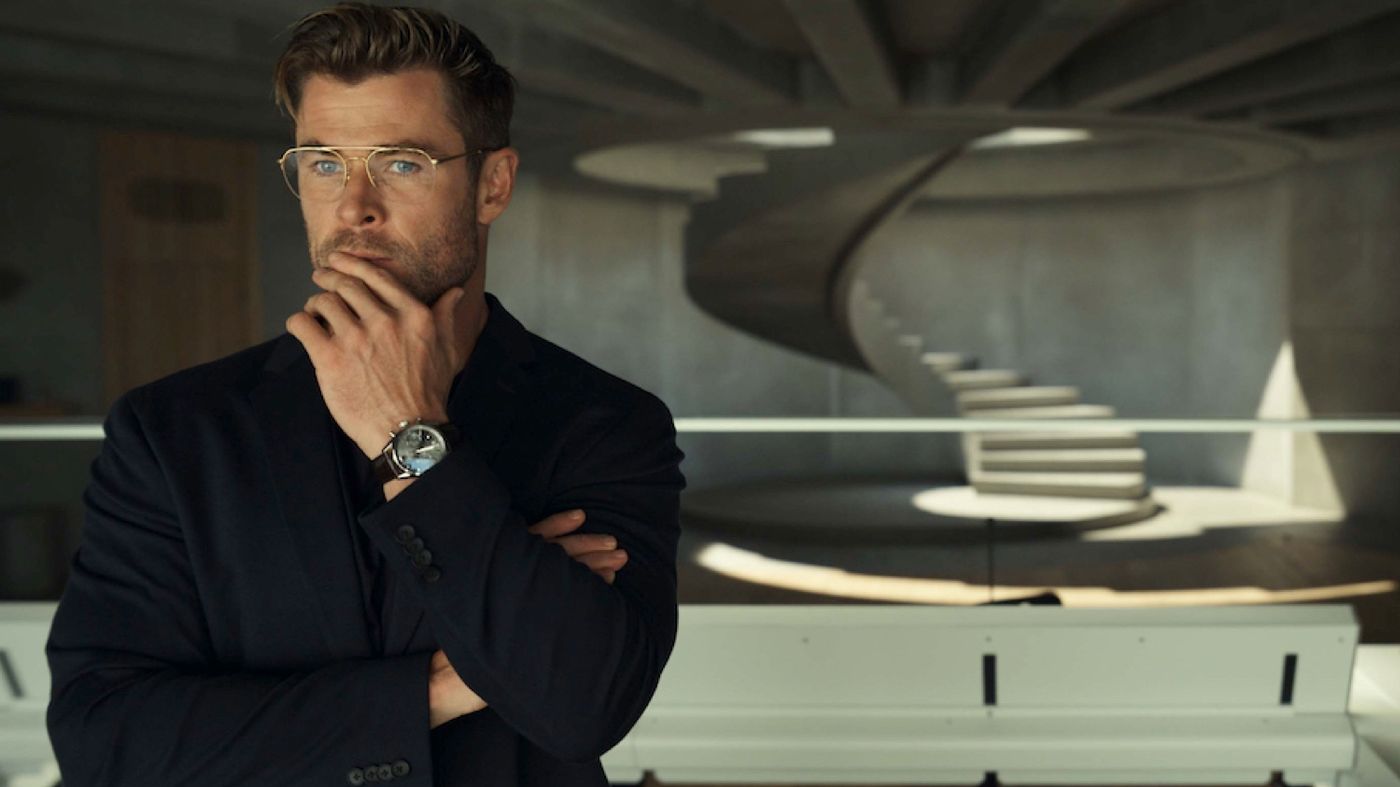 Chris Hemsworth – Manhunt Daily